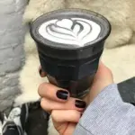 Latte di carbone, i benefici disintossicanti